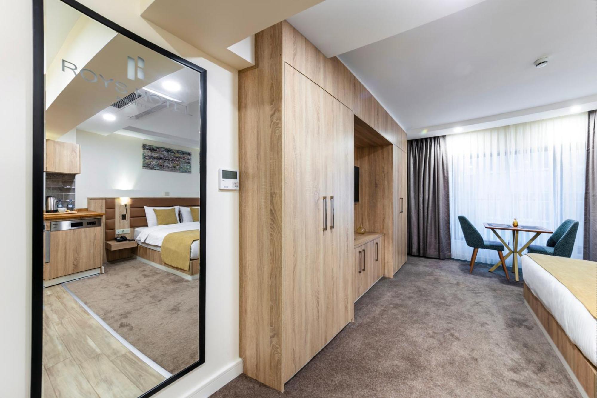 Roys Hotel & Suites Istanbul Exterior photo