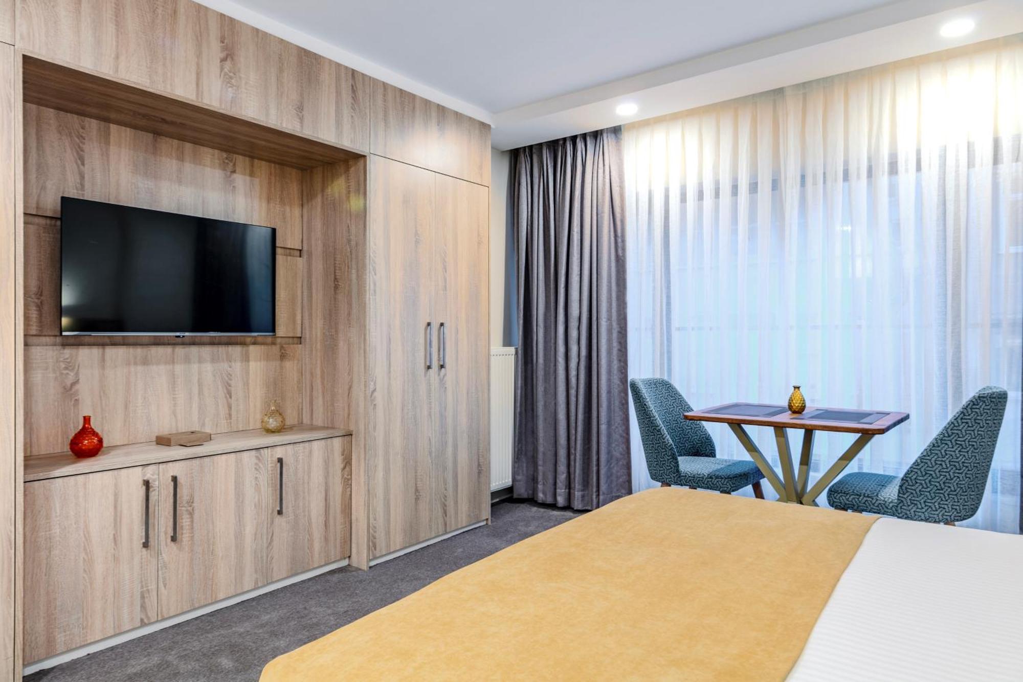 Roys Hotel & Suites Istanbul Exterior photo