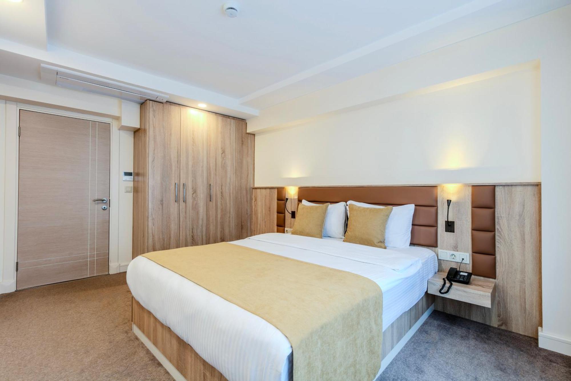 Roys Hotel & Suites Istanbul Exterior photo